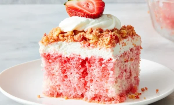 Strawberry Shortcake Cake Recipe With Crumble