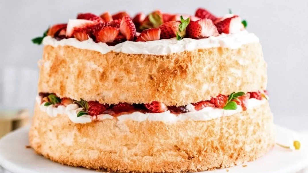 Strawberry Shortcake with Angel Food Cake