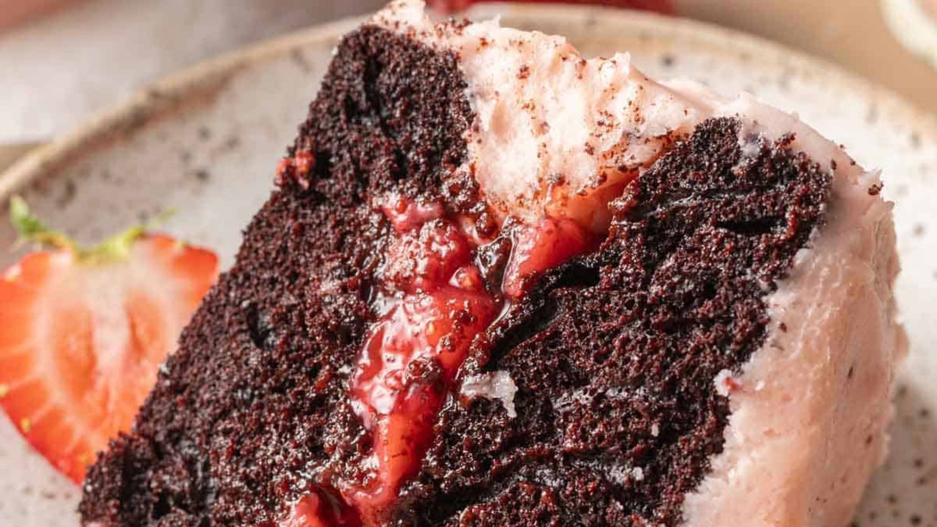 Chocolate And Strawberry Cake
